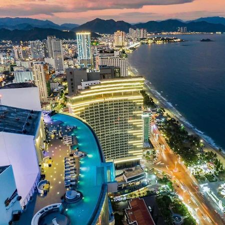 Panorama Oceanfront Suite Nha Trang Exterior photo