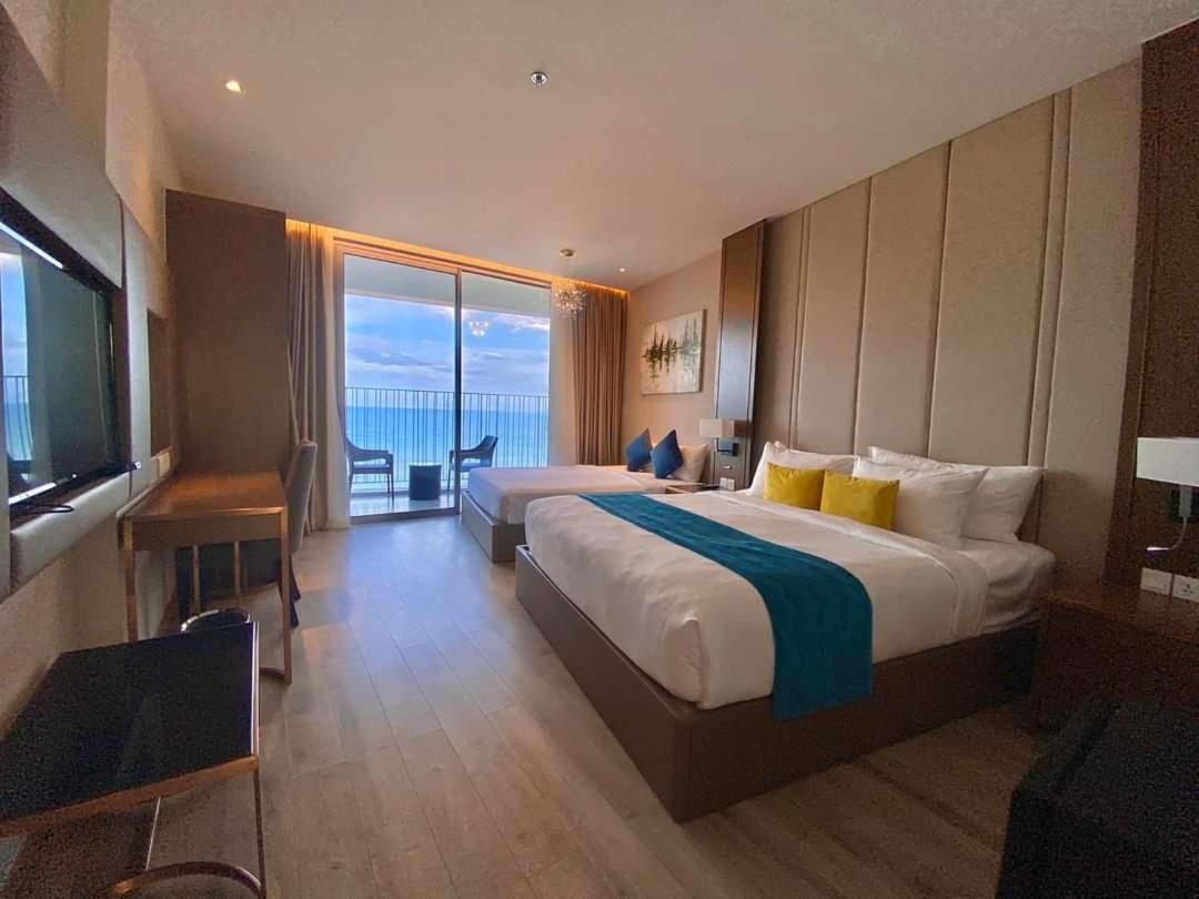 Panorama Oceanfront Suite Nha Trang Exterior photo