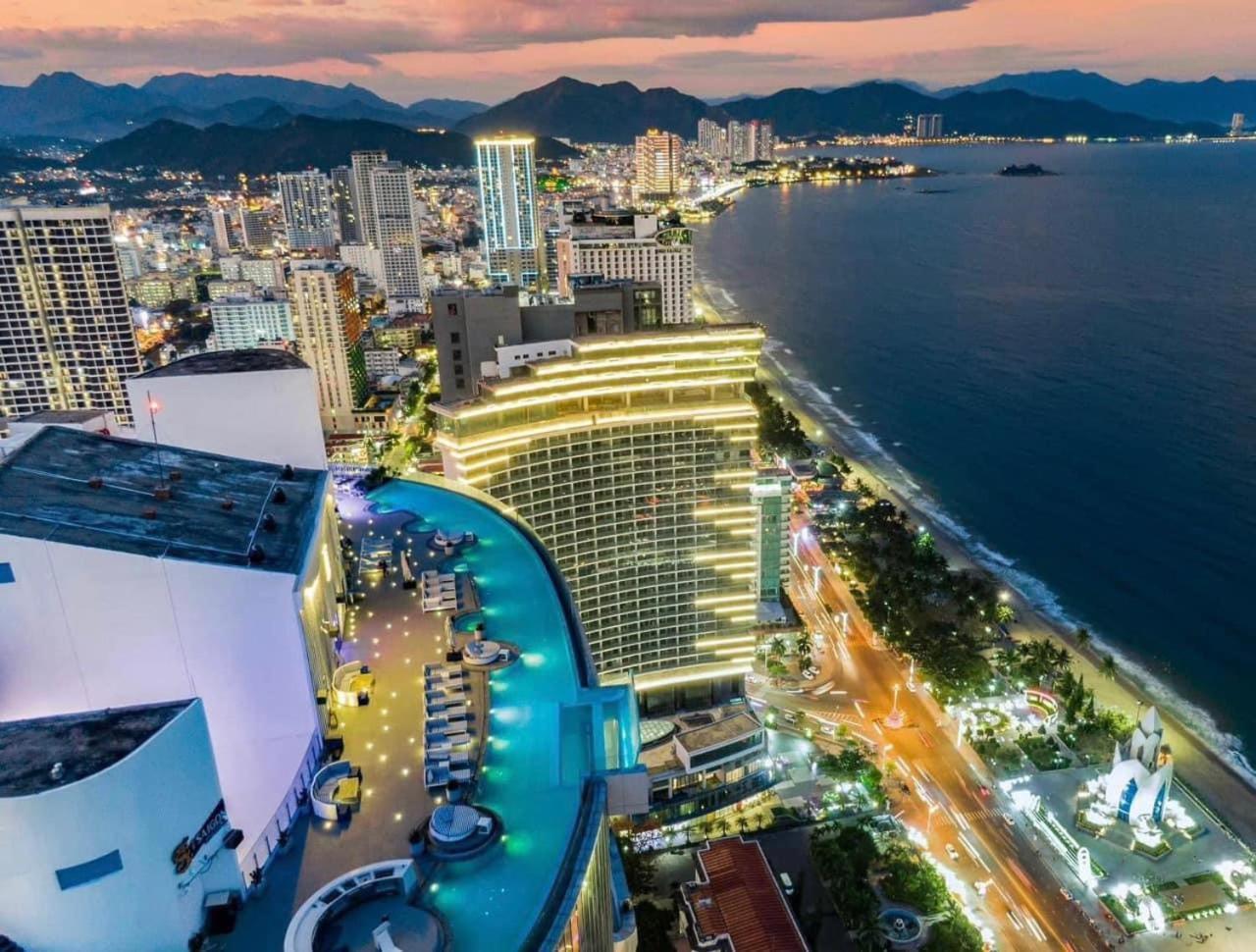Panorama Oceanfront Suite Nha Trang Exterior photo
