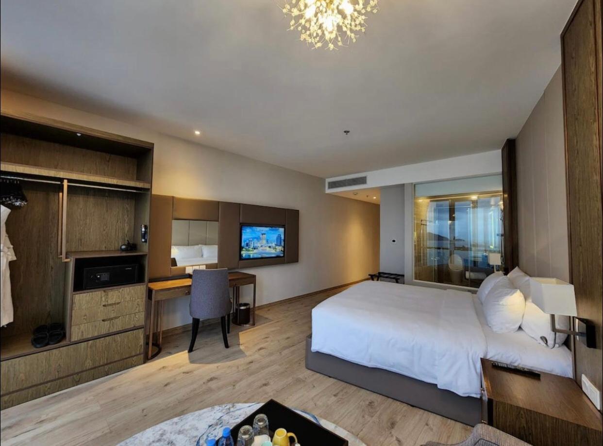 Panorama Oceanfront Suite Nha Trang Exterior photo