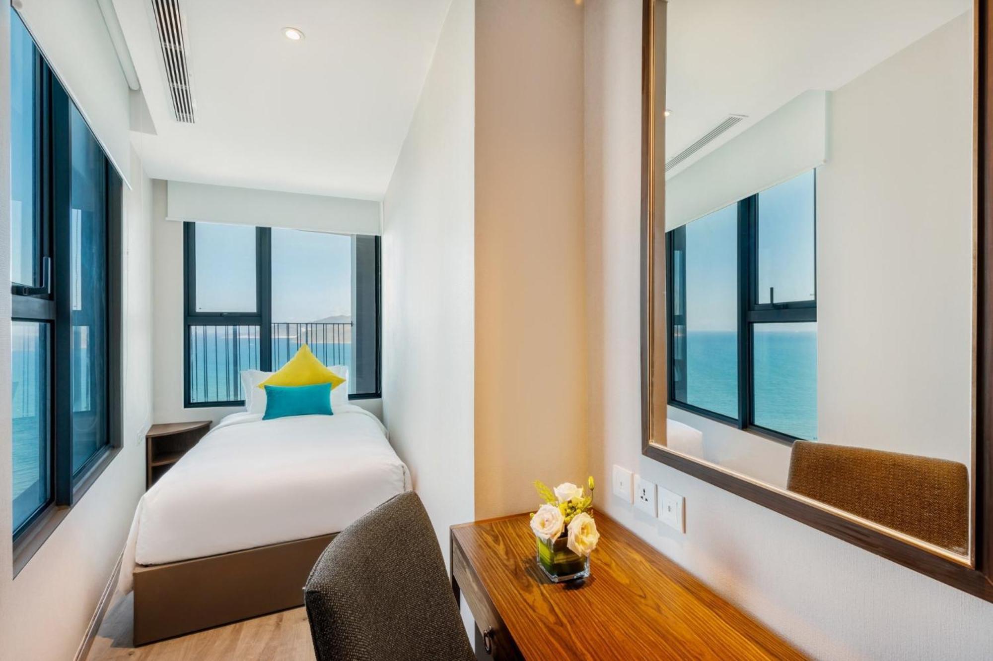 Panorama Oceanfront Suite Nha Trang Exterior photo