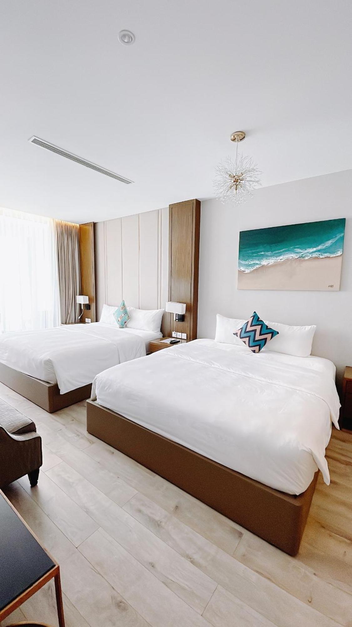 Panorama Oceanfront Suite Nha Trang Exterior photo