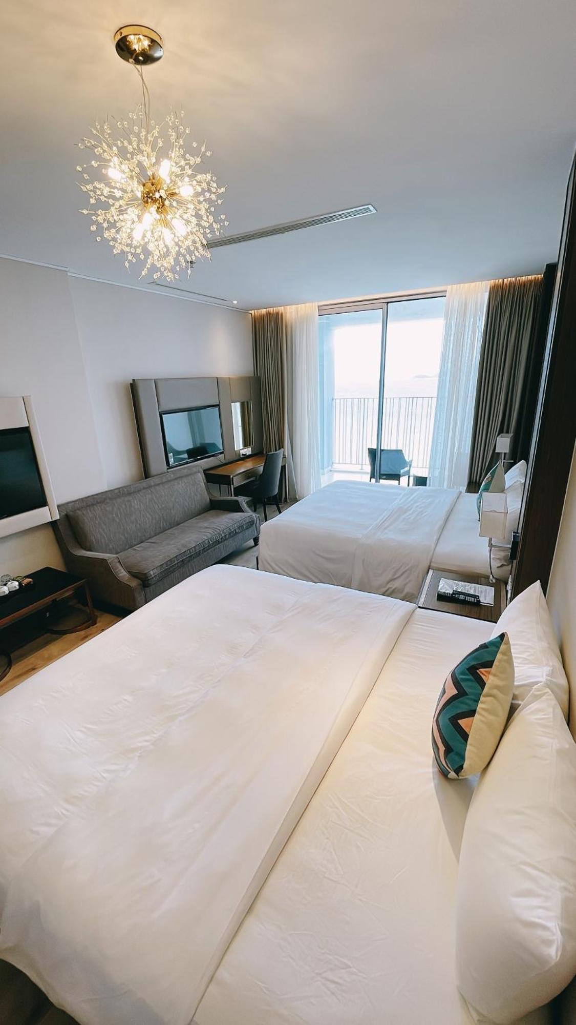 Panorama Oceanfront Suite Nha Trang Exterior photo