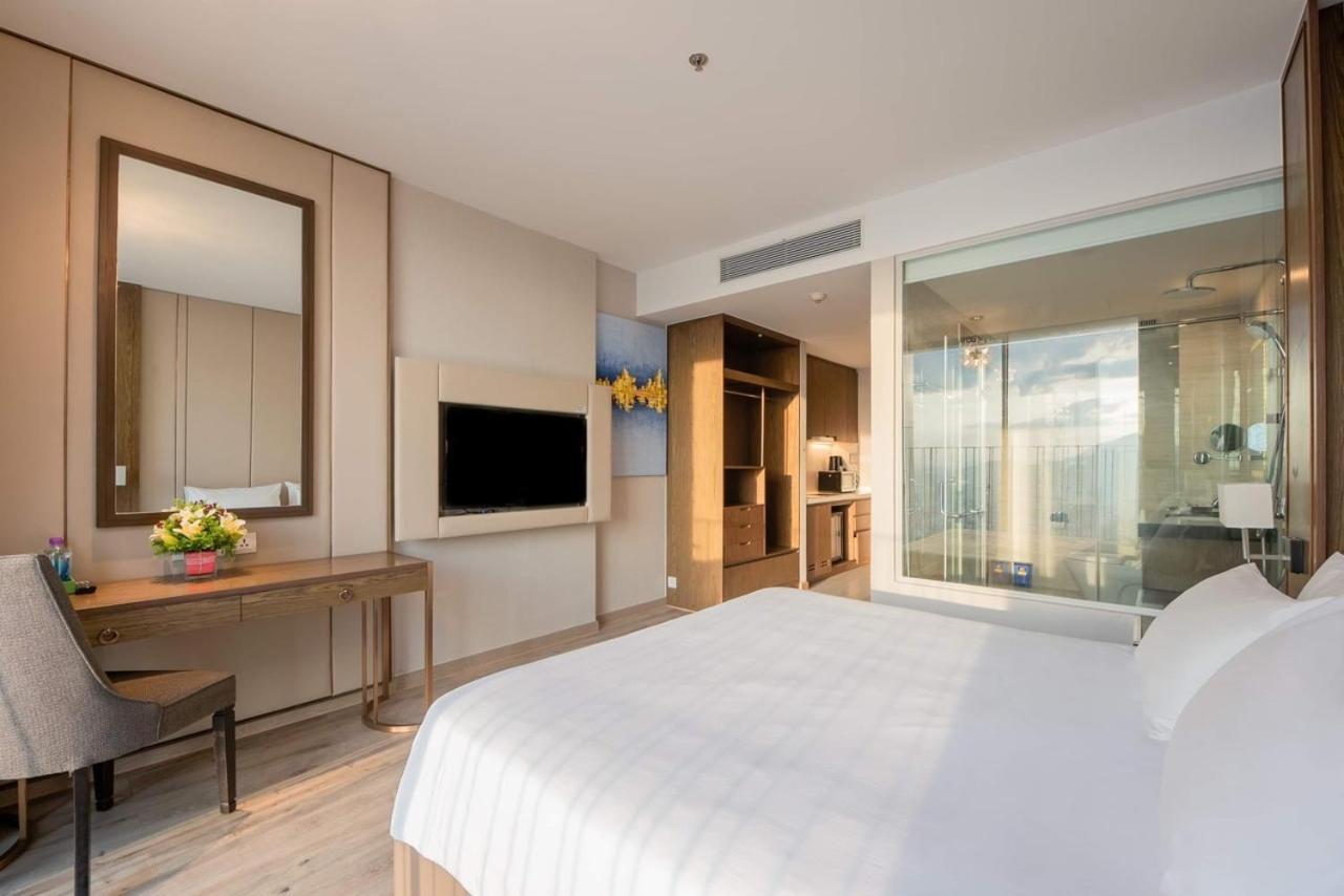 Panorama Oceanfront Suite Nha Trang Exterior photo