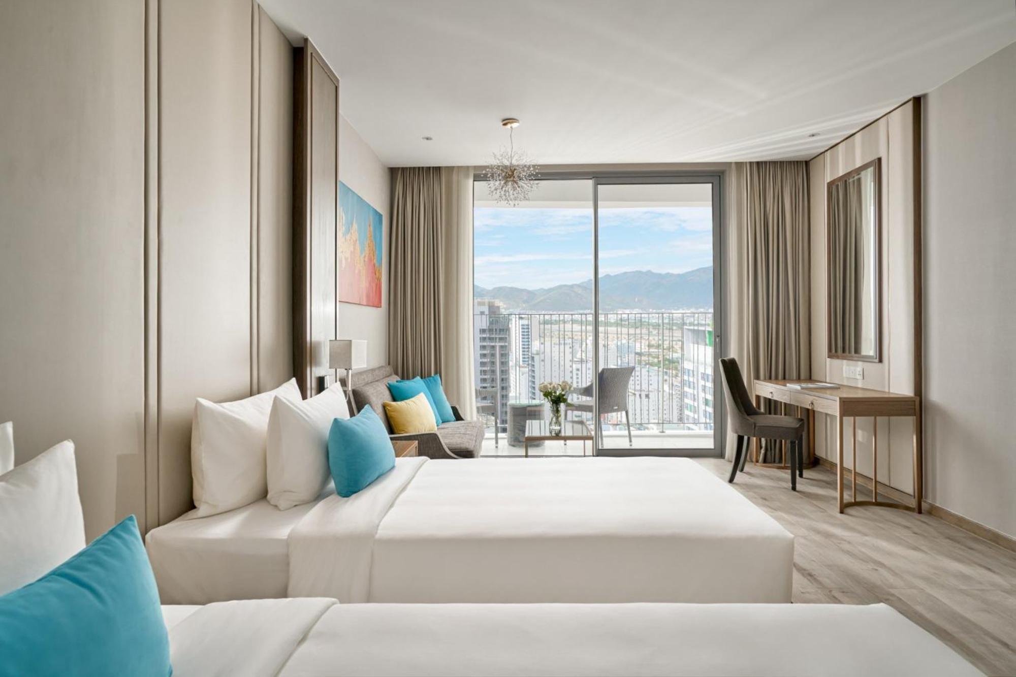 Panorama Oceanfront Suite Nha Trang Exterior photo