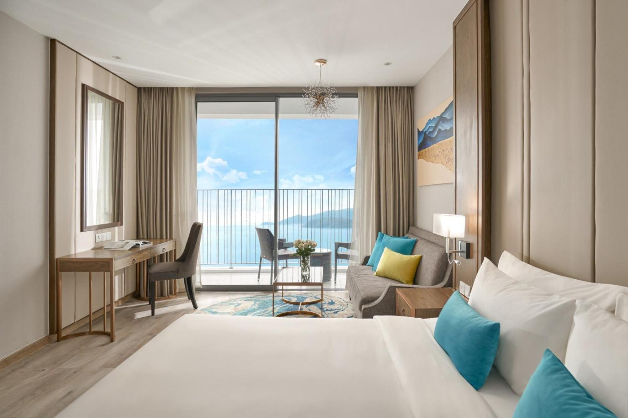 Panorama Oceanfront Suite Nha Trang Exterior photo