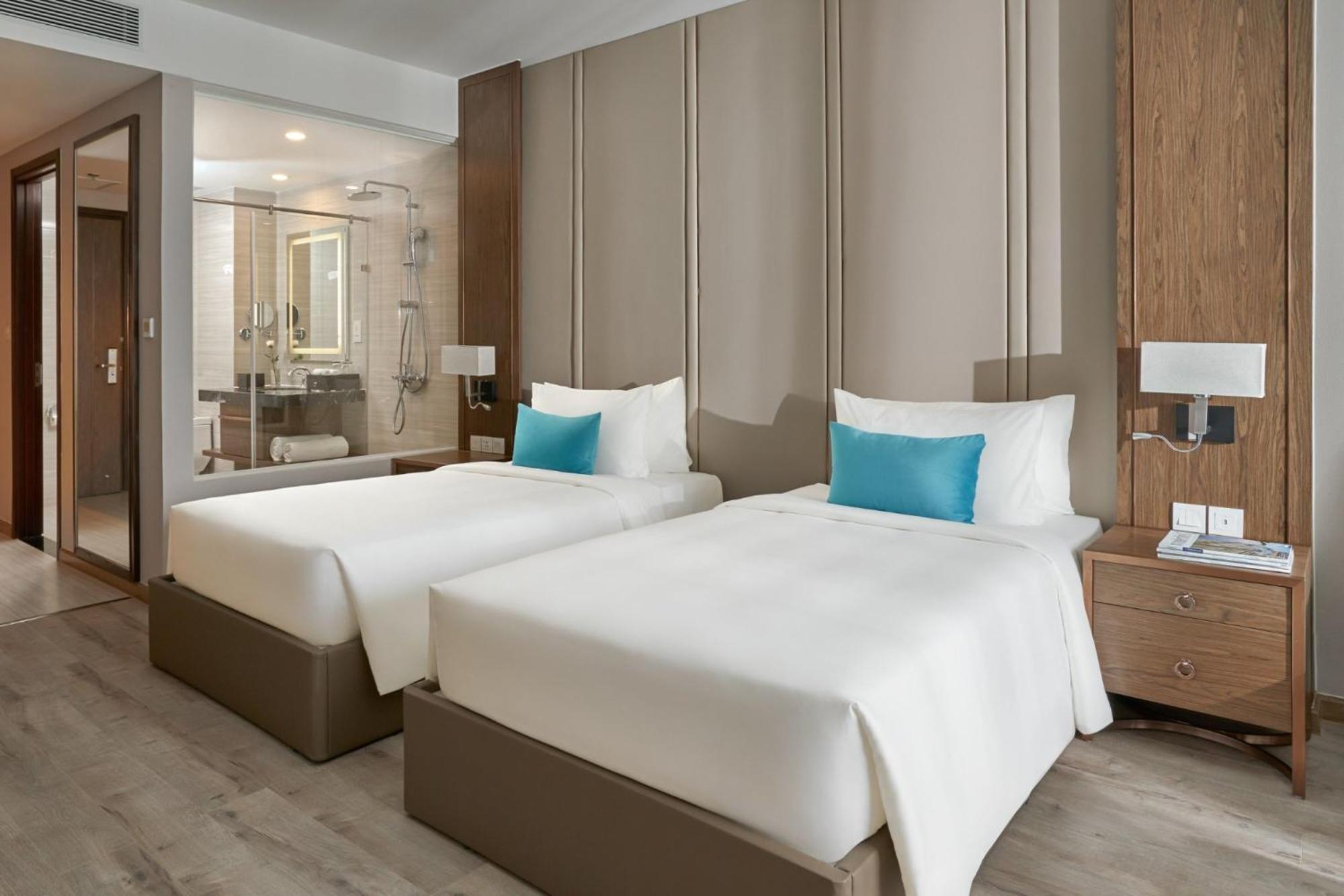 Panorama Oceanfront Suite Nha Trang Exterior photo