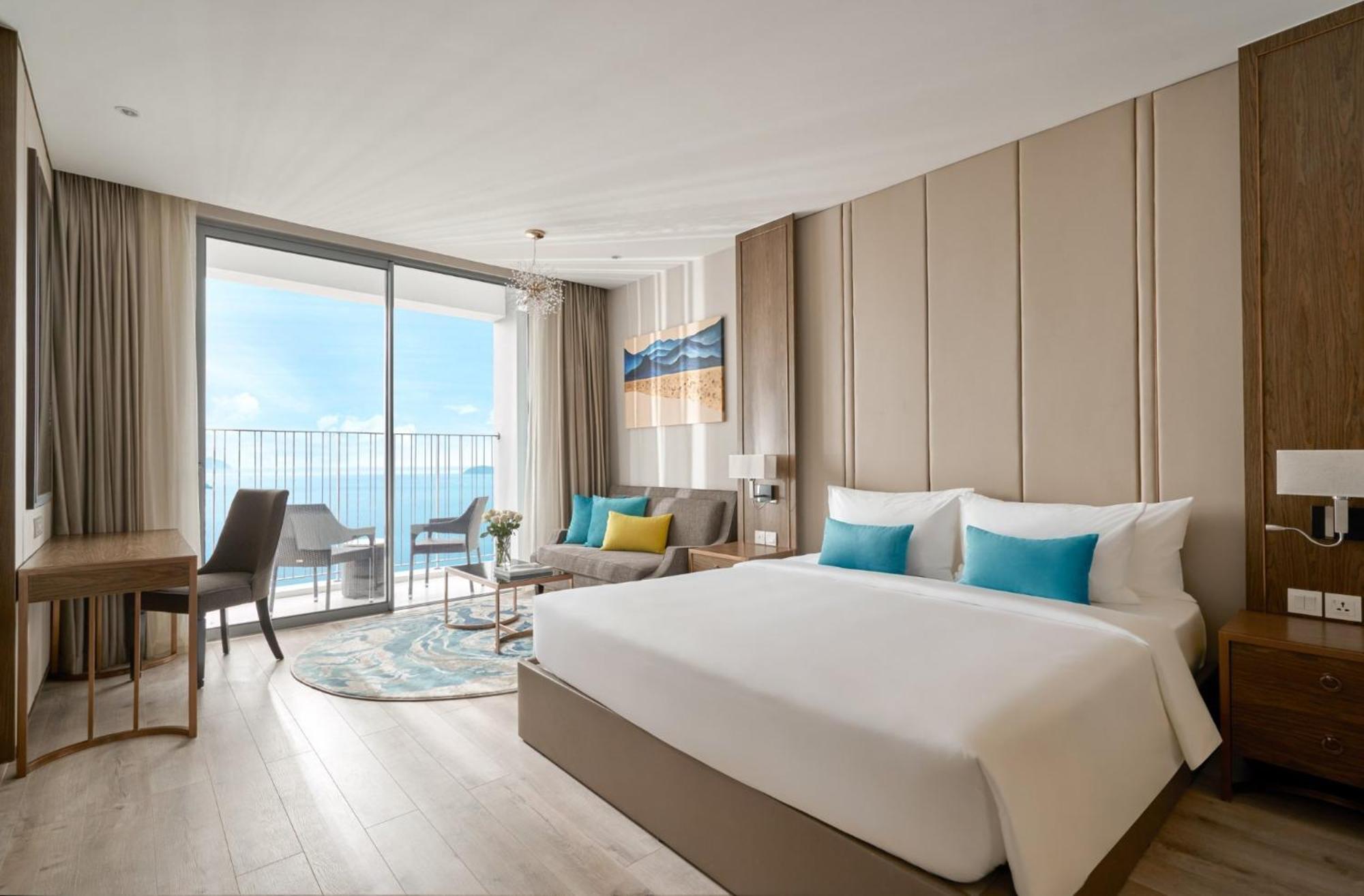Panorama Oceanfront Suite Nha Trang Exterior photo
