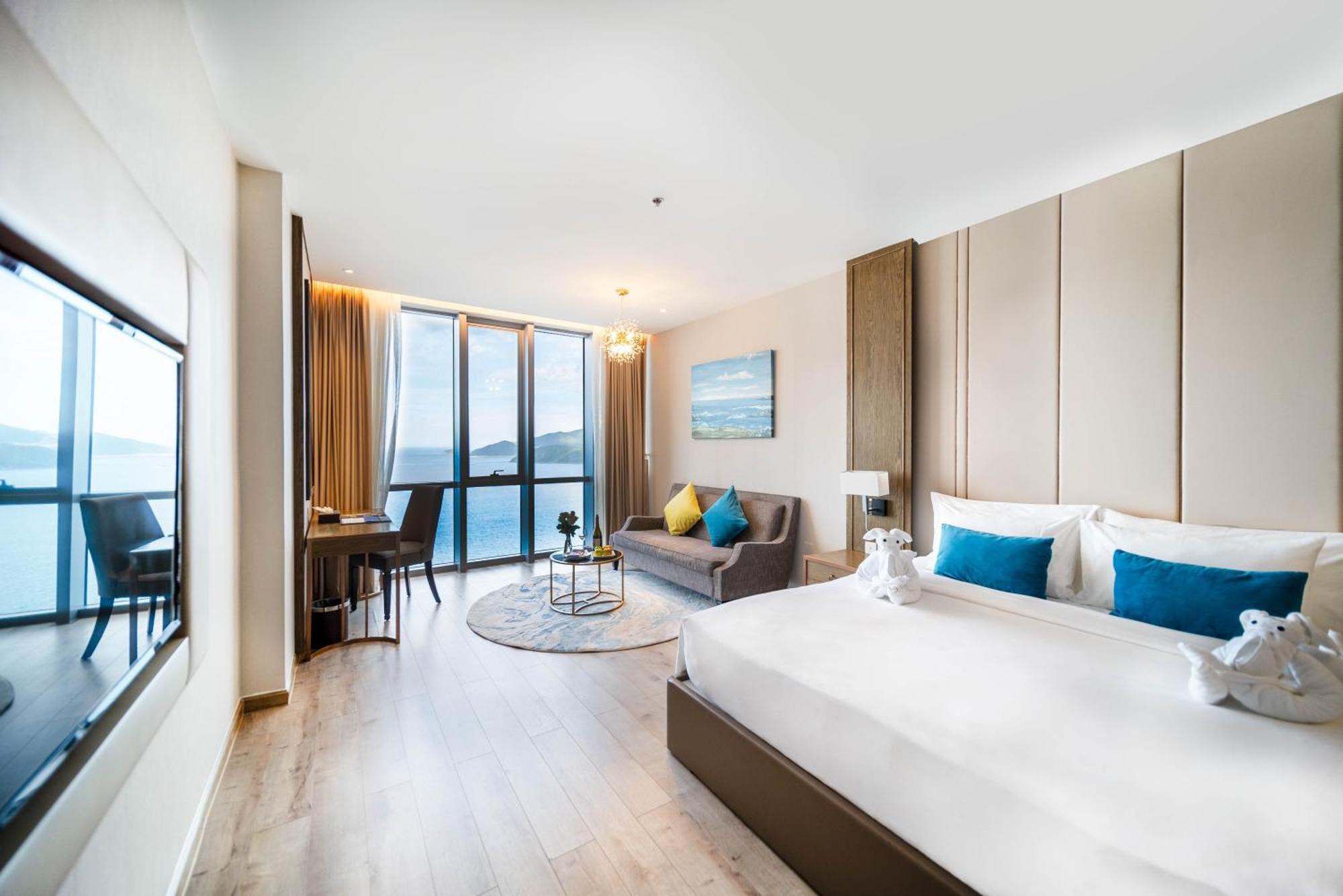 Panorama Oceanfront Suite Nha Trang Exterior photo